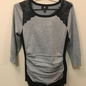 Quarter sleeve gray with black trimming